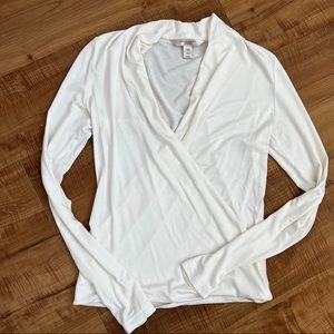 Banana Republic Threadsoft wrap top in white. Size XXS.